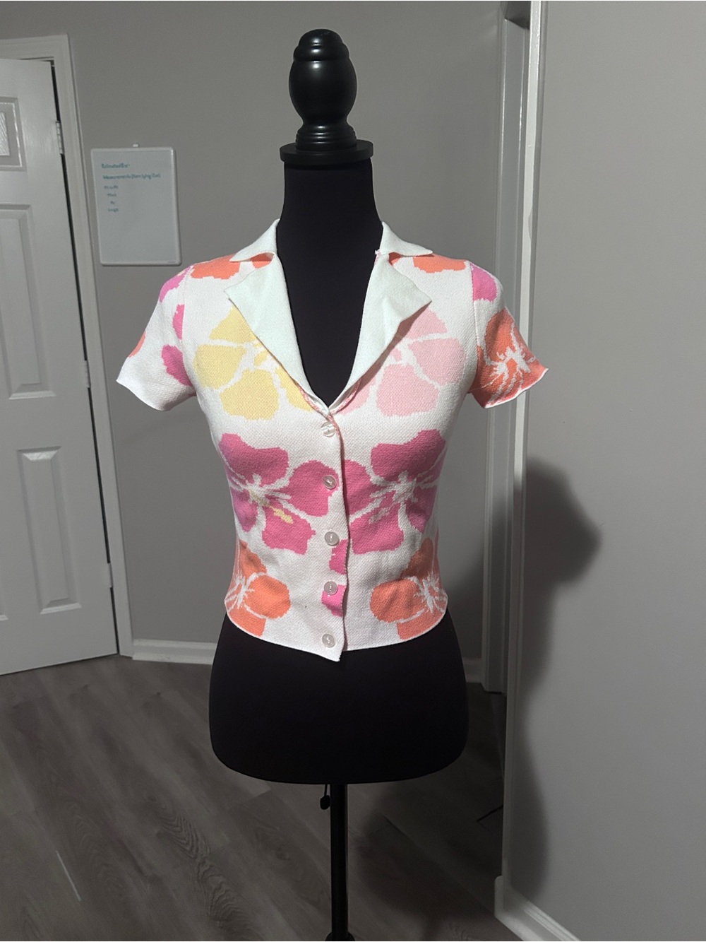 Forever 21 Tropical Hibiscus Knit Top | Y2K Hawaiian Floral Button Front